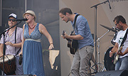 Claudia Koreck mit Band (©Foto: Martin Schmitz)